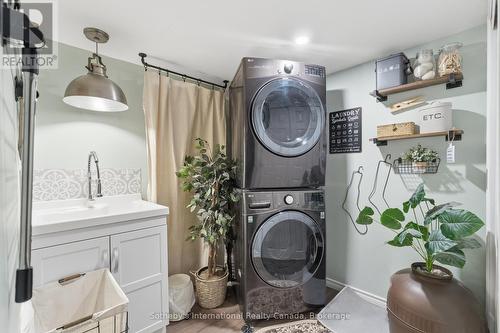 180 Clairmont Road, Gravenhurst (Muskoka (S)), ON - Indoor Photo Showing Laundry Room