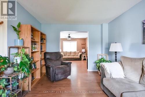 42 Farmstead Crescent, Barrie, ON 