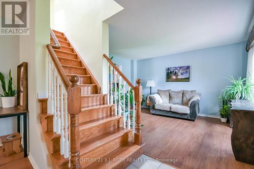 42 Farmstead Crescent, Barrie, ON 