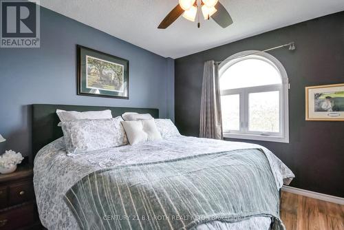 42 Farmstead Crescent, Barrie, ON 