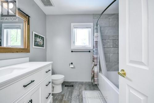 42 Farmstead Crescent, Barrie, ON 