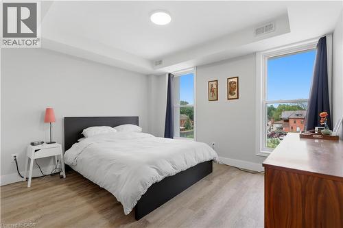 Main bedroom with ensuite bathroom - 389 Dundas Street, Woodstock, ON 
