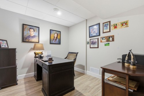 Bureau - 50 Rue Des Érables, Mont-Saint-Hilaire, QC 