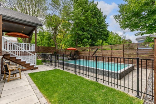 Piscine - 50 Rue Des Érables, Mont-Saint-Hilaire, QC 