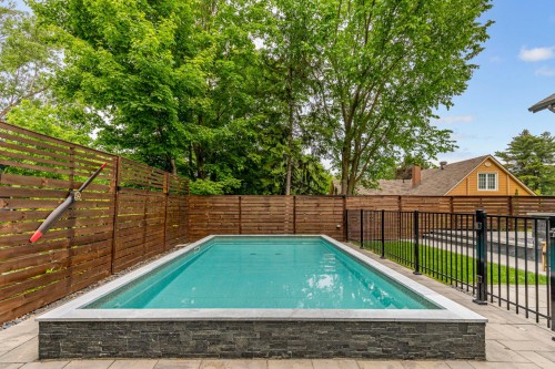 Piscine - 50 Rue Des Érables, Mont-Saint-Hilaire, QC 