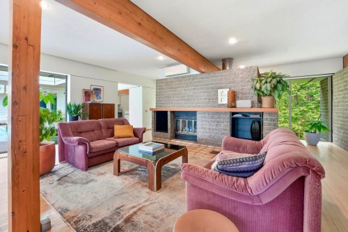 Salon - 62 Route 204, Sainte-Justine, QC - Indoor Photo Showing Living Room With Fireplace