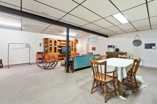 Salle familiale - 62 Route 204, Sainte-Justine, QC - Indoor