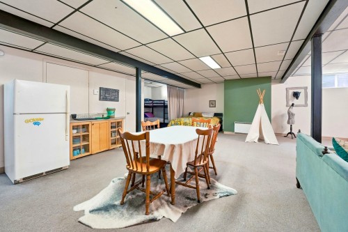Salle familiale - 62 Route 204, Sainte-Justine, QC - Indoor
