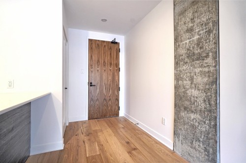 Mud Room - 714-1575 Rue Gareau, Montréal (Ville-Marie), QC 