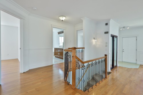 Corridor - 119 90E Avenue, Laval (Chomedey), QC 