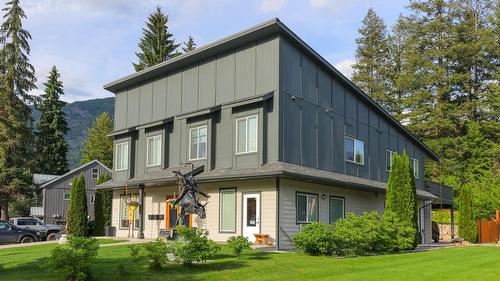 1-495 Columbia Street, Castlegar, BC 