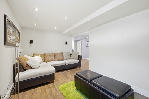 Salle familiale - 112 Ch. Jos-Montferrand, L'Ange-Gardien, QC 