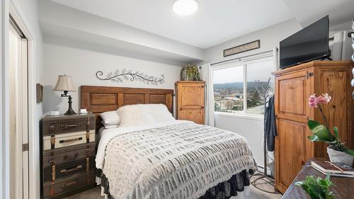 419-2301 Carrington Road, West Kelowna, BC - Indoor Photo Showing Bedroom