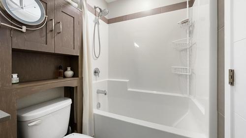 419-2301 Carrington Road, West Kelowna, BC - Indoor Photo Showing Bathroom