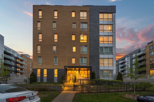 201-3449 Av. Jacques-Bureau  Laval (Chomedey), QC H7P 0J5
