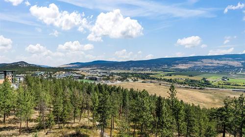 Ph17-775 Academy Way, Kelowna, BC 