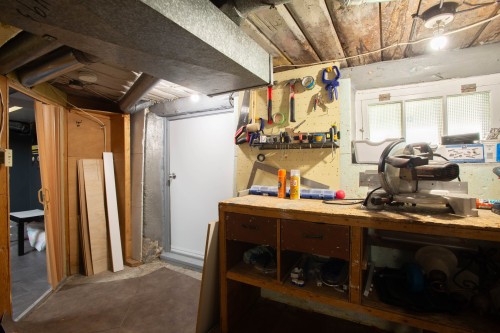 Atelier - 3 Rue Botrel, Lévis (Desjardins), QC - Indoor Photo Showing Basement