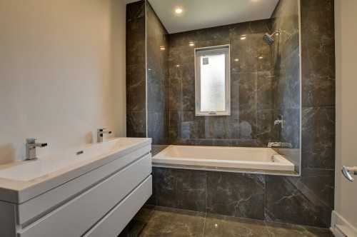 Salle de bains - 2540 Rue Stevens, Montréal (Saint-Laurent), QC 