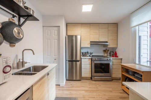 Kitchen - 5585-5583  - 5585 Rue Hadley, Montréal (Le Sud-Ouest), QC - Indoor Photo Showing Kitchen With Double Sink