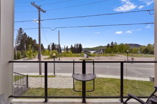 Balcon - 101-289 Rue Principale, Saint-Donat, QC 