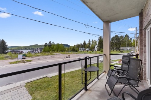 Balcon - 101-289 Rue Principale, Saint-Donat, QC 