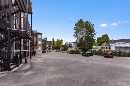 Stationnement - 101-289 Rue Principale, Saint-Donat, QC 