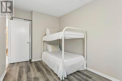 211 - 180 Mississauga Valley Boulevard, Mississauga, ON 