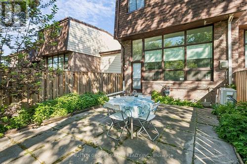 211 - 180 Mississauga Valley Boulevard, Mississauga, ON 