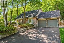 1928 FOUR SEASONS Drive  Burlington, ON L7P 2Y1