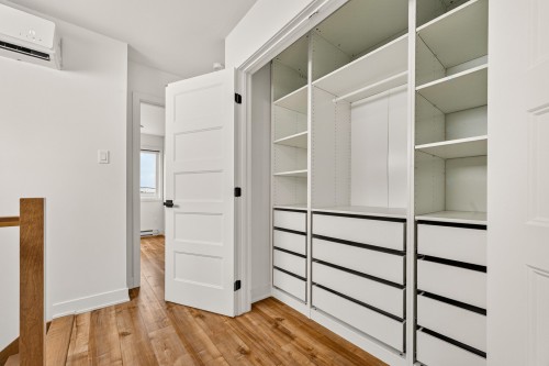 Penderie (Walk-in) - 128 Rue Angélique-Gazaille, Otterburn Park, QC 