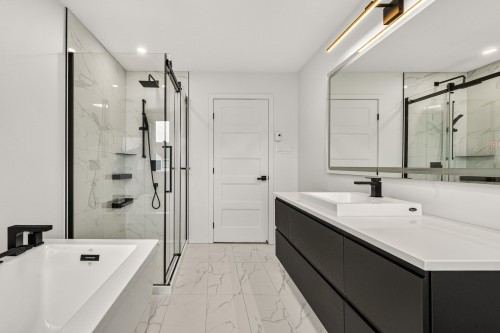 Salle de bains - 128 Rue Angélique-Gazaille, Otterburn Park, QC 