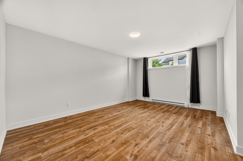 Salle familiale - 128 Rue Angélique-Gazaille, Otterburn Park, QC 