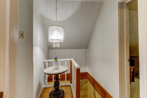 Corridor - 201 Rue Principale, Huberdeau, QC 