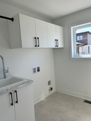 Salle de lavage - 11 Crois. Brian Swinburne, Kirkland, QC 