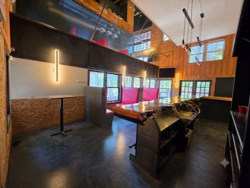 Bar - 11 Av. De La Gare, Saint-Sauveur, QC 