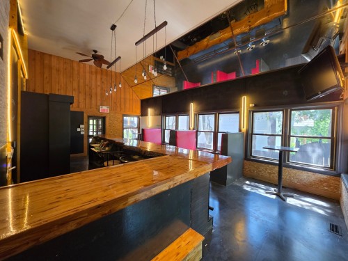 Bar - 11 Av. De La Gare, Saint-Sauveur, QC 