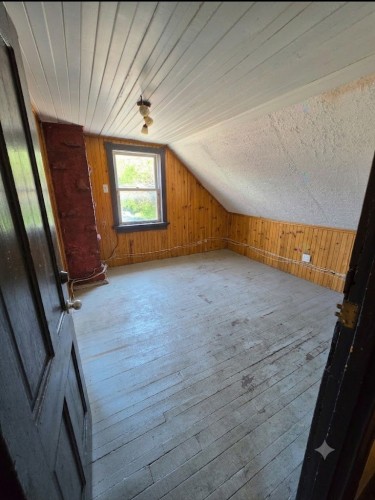 Bureau - 11 Av. De La Gare, Saint-Sauveur, QC 