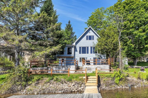 1330 Route Principale  Val-Des-Monts, QC J8N 2K4