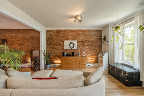 1841 Rue Marie-Anne E.  Montréal (Le Plateau-Mont-Royal), QC H2H 1M2