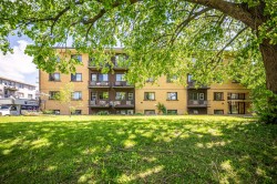 67 Av. Pardo  Pointe-Claire, QC H9R 3H4