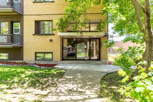 Entrée extérieure - 67 Av. Pardo, Pointe-Claire, QC 