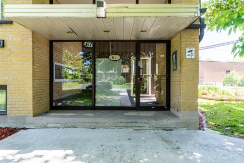 Entrée extérieure - 67 Av. Pardo, Pointe-Claire, QC 