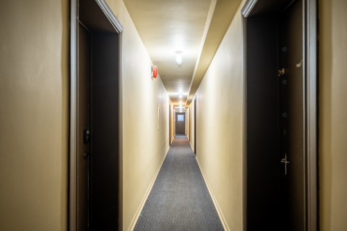 Corridor - 67 Av. Pardo, Pointe-Claire, QC 