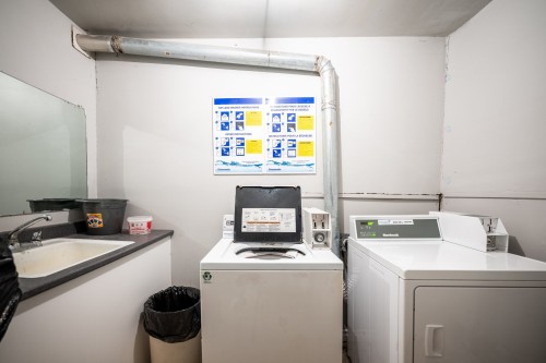 Salle de lavage - 67 Av. Pardo, Pointe-Claire, QC 