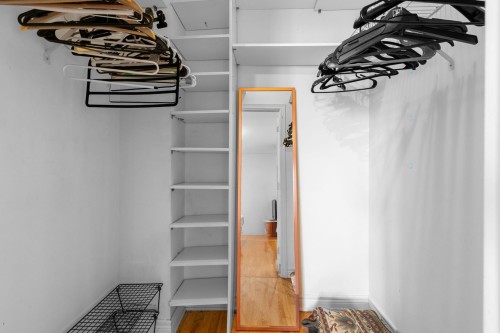 Penderie (Walk-in) - 401-4410 Ch. De La Côte-Des-Neiges, Westmount, QC 