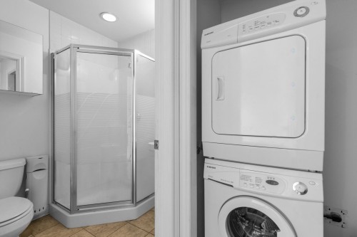 Salle de lavage - 401-4410 Ch. De La Côte-Des-Neiges, Westmount, QC 