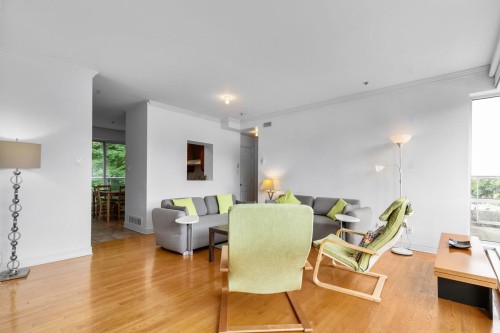 Salon - 401-4410 Ch. De La Côte-Des-Neiges, Westmount, QC 