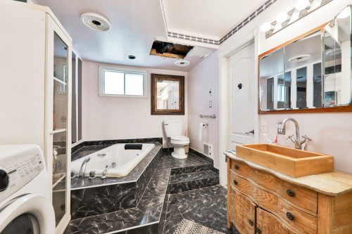 Bathroom - 12257  - 12259 Rue Parent, Montréal (Rivière-Des-Prairies/Pointe-Aux-Trembles), QC 