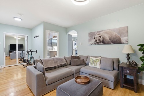 Living Room - 3-2534 Boul. Pie-Ix, Montréal (Mercier/Hochelaga-Maisonneuve), QC - Indoor Photo Showing Living Room
