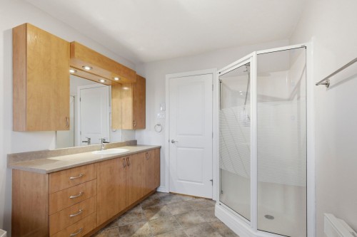Salle de bains - 305-2502 Rue Bossuet, Montréal (Mercier/Hochelaga-Maisonneuve), QC 